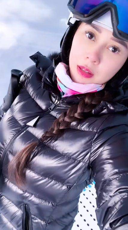 potret Aura Kasih main ski di Hokkaido, Jepang (instagram.com/aurakasih)