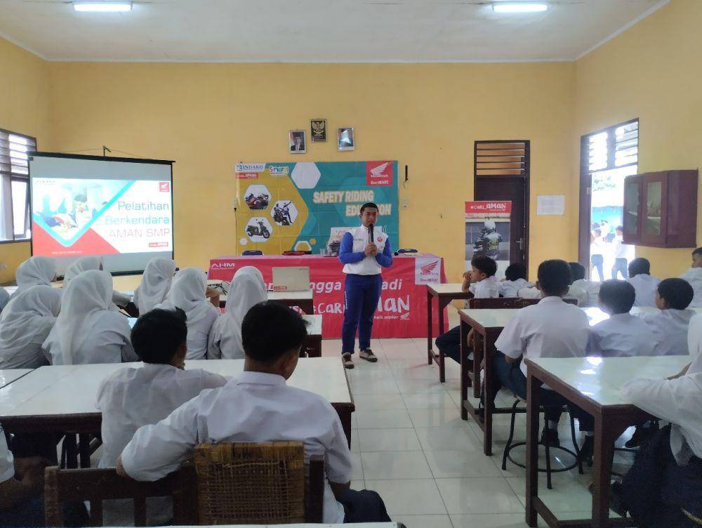 Indako Gelar Education For School di SMP Abdi Negara Binjai, Selasa (16/1/2024). (Dok. IDN Times)