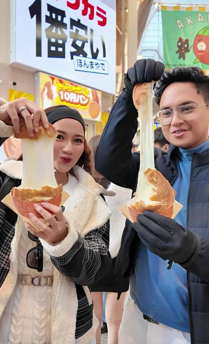 potret Nanda Arsyinta kulineran di Dotonbori (instagram.com/nandaarsynt)