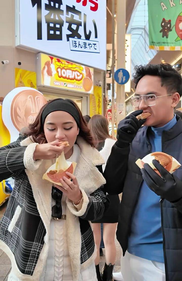potret Nanda Arsyinta kulineran di Dotonbori (instagram.com/nandaarsynt)