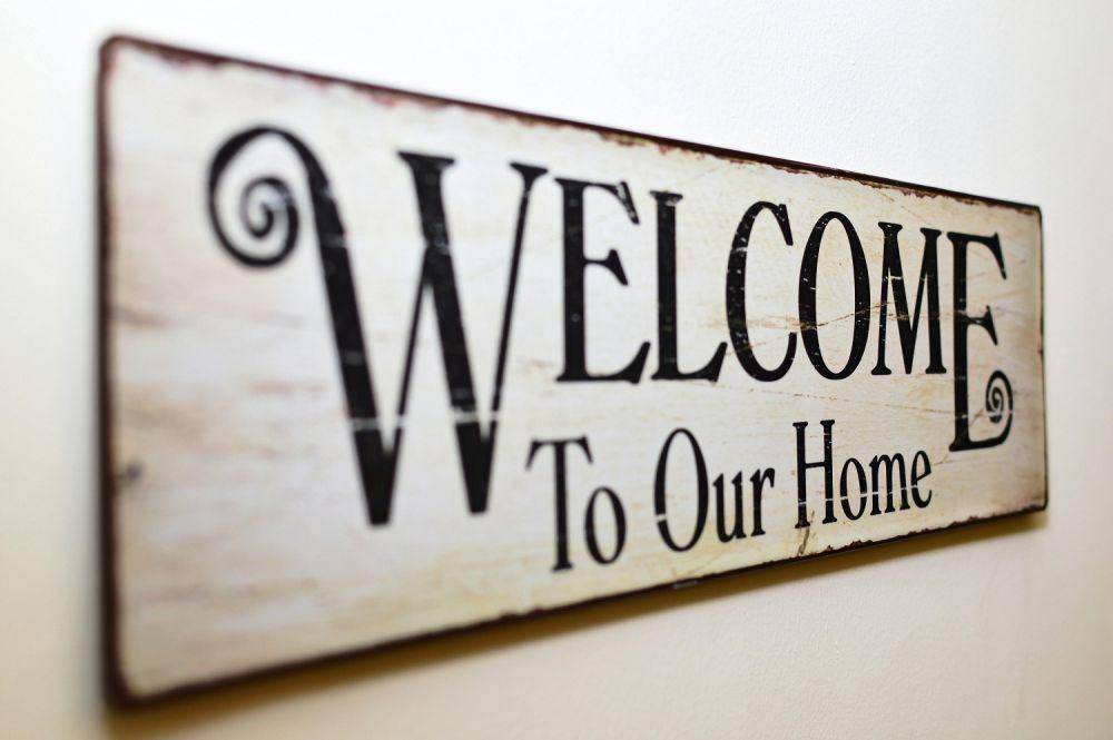 inspirasi welcome sign (pexels.com/@sasha-kim)