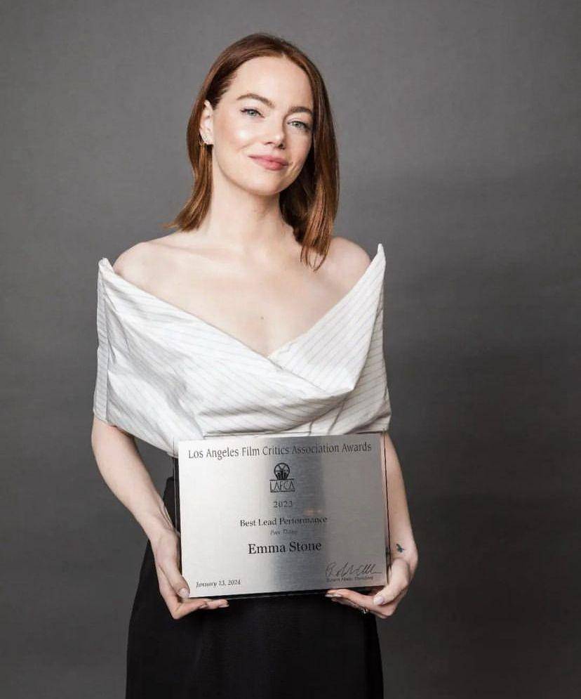 tanggapan Emma Stone soal adegan seks film Poor Things yang dikritik (Instagram.com/emmastoneirworld)