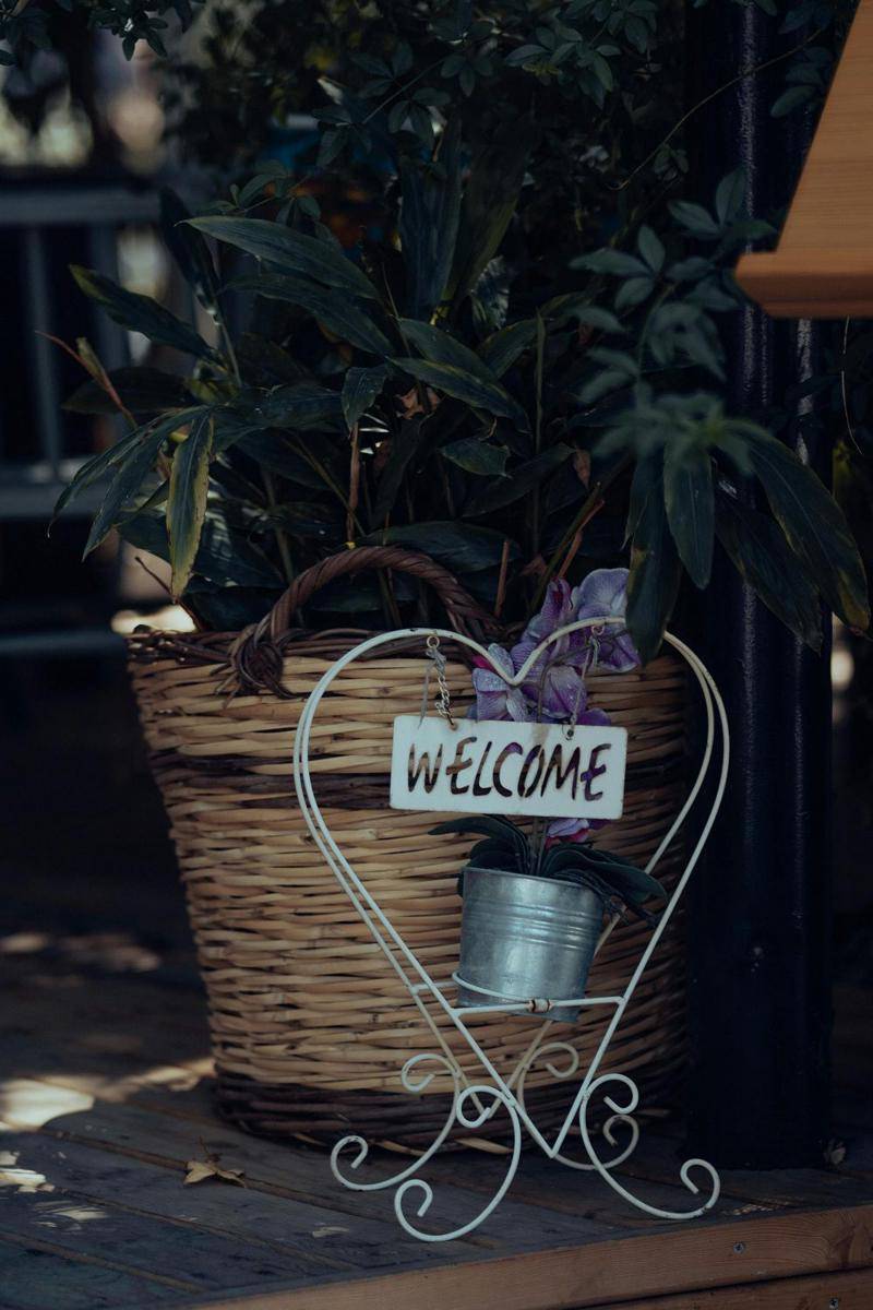 inspirasi welcome sign (pexels.com/@umutart)