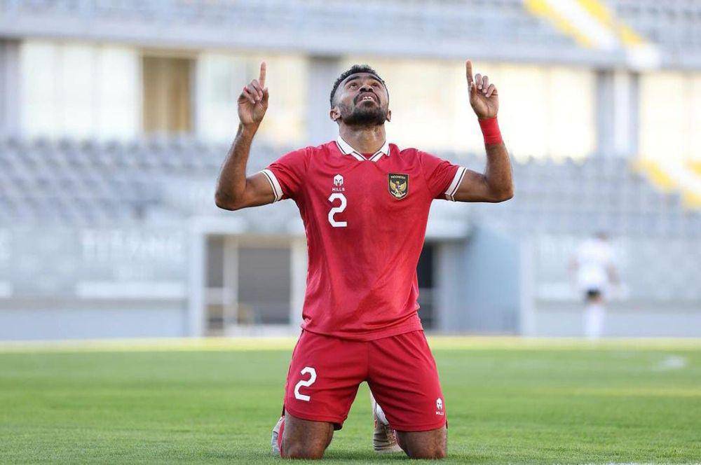 Potret Yakob Sayuri berseragam Timnas Indonesia. (Instagram/@yassa_sayuri22).