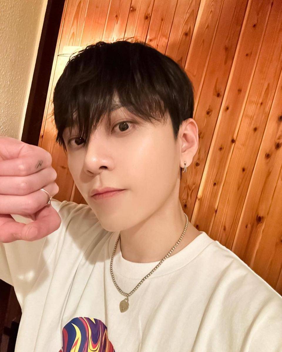 Junhyung (instagram.com/bigbadboii)