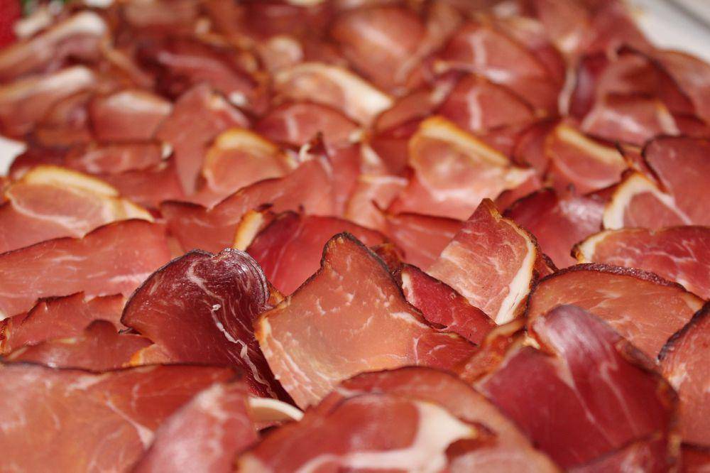 ilustrasi daging asap (pixabay.com/HNBS)
