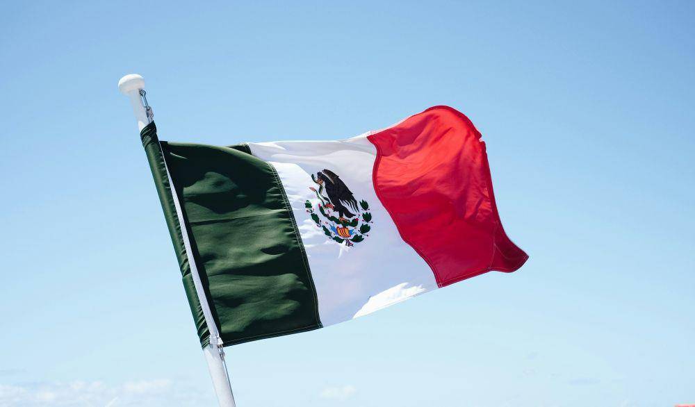 Bendera Meksiko (unsplash.com/Chantel)