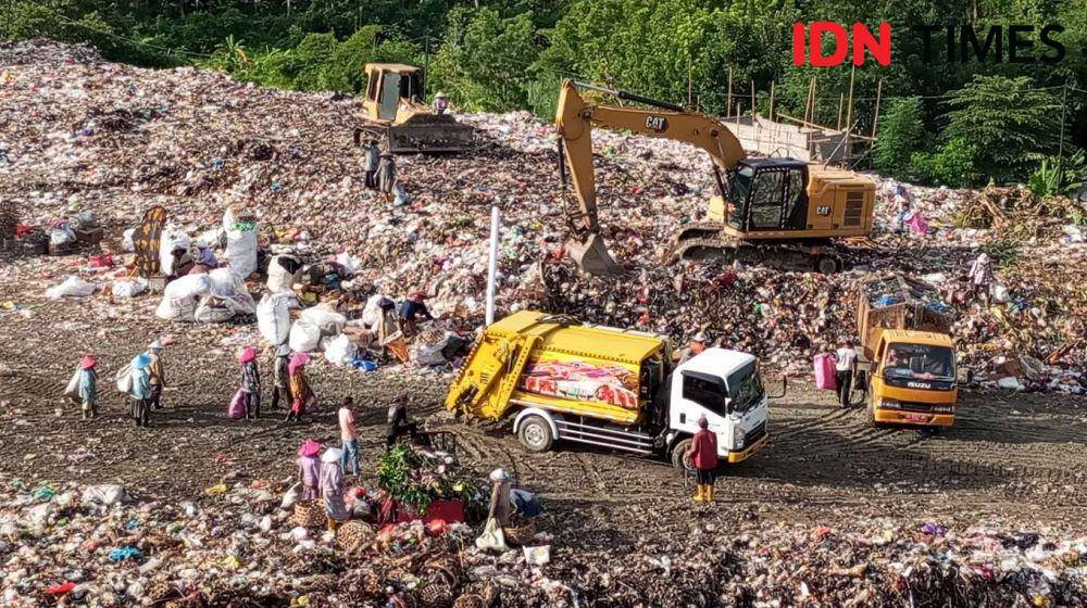 TPA Regional Kebon Kongok. (IDN Times/Muhammad Nasir)