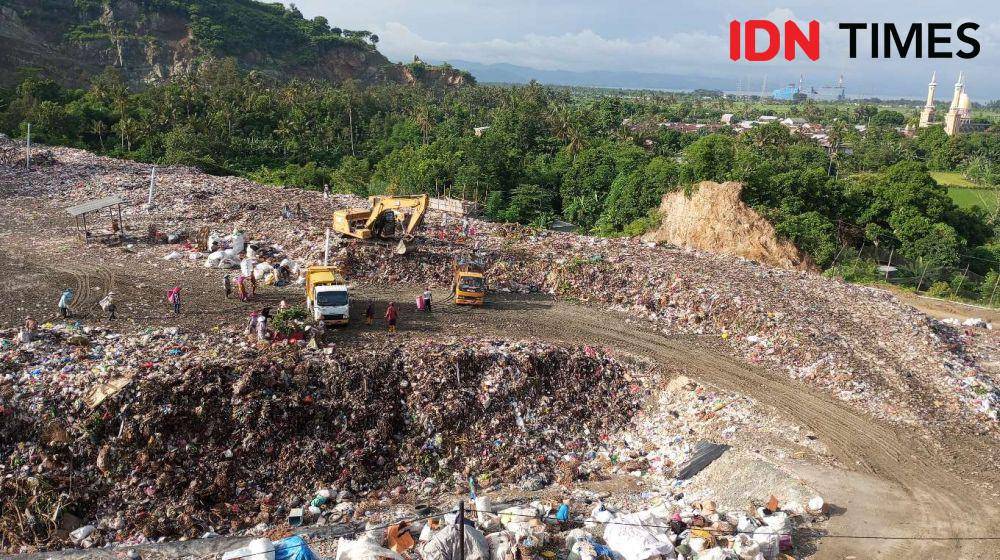 TPA Regional Kebon Kongok yang rencananya akan ditutup pada Juni mendatang. (IDN Times/Muhammad Nasir)