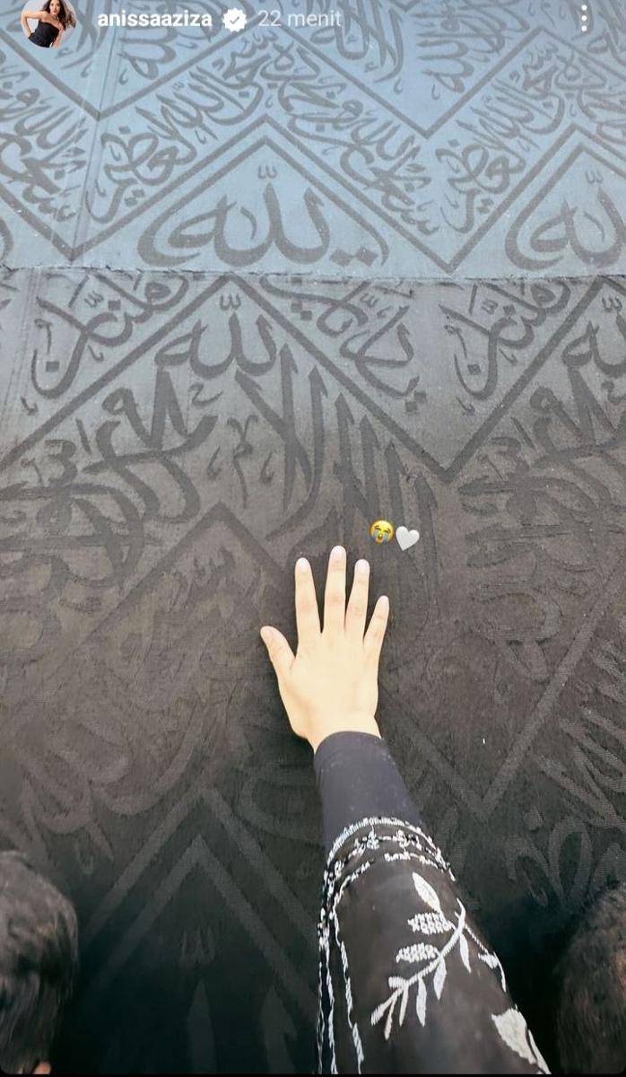 Anissa Aziza umrah (Instagram.com/anissaaziza)