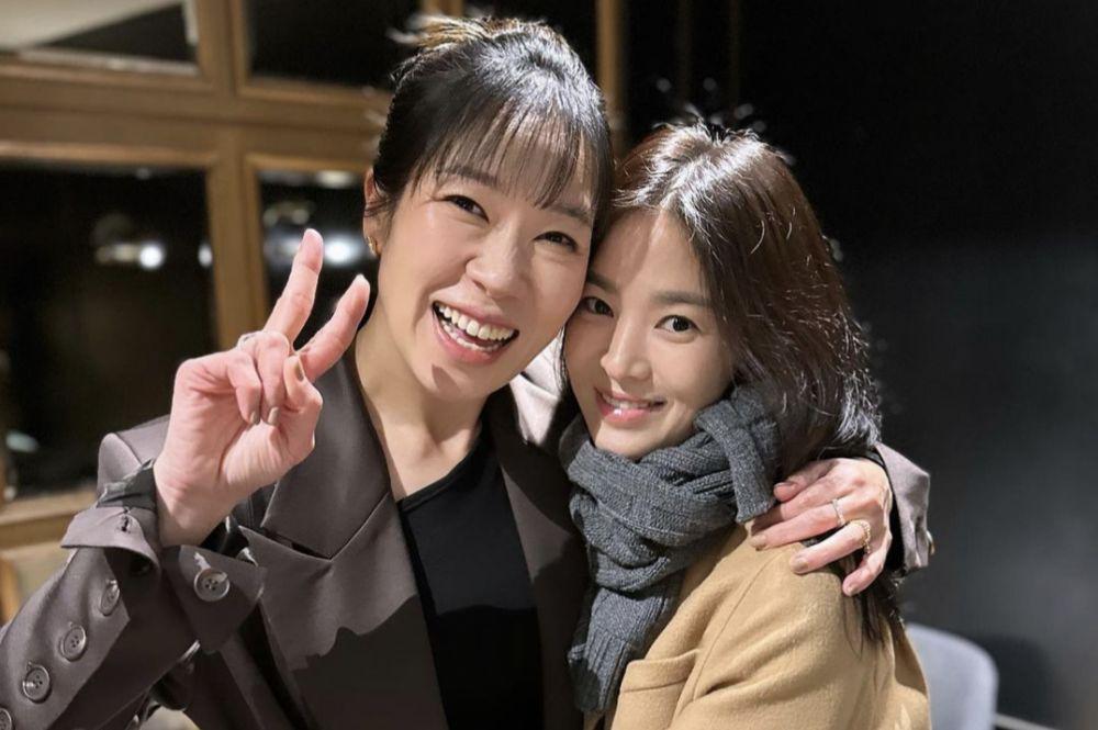 Yum Hye Ran Ceritakan Kebaikan Song Hye Kyo di VIP Premiere Filmnya