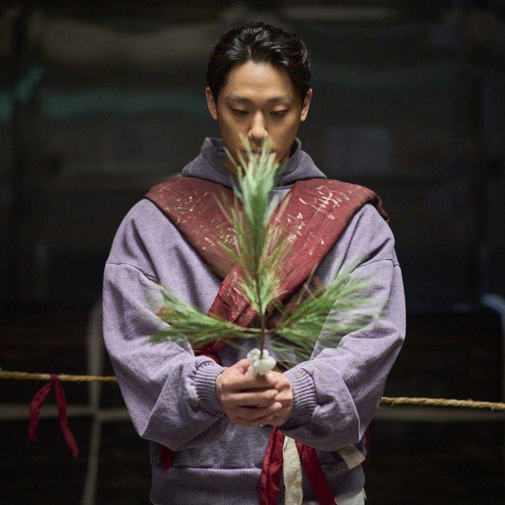 Lee Do Hyun di film Exhuma (instagram.com/showbox.movie)
