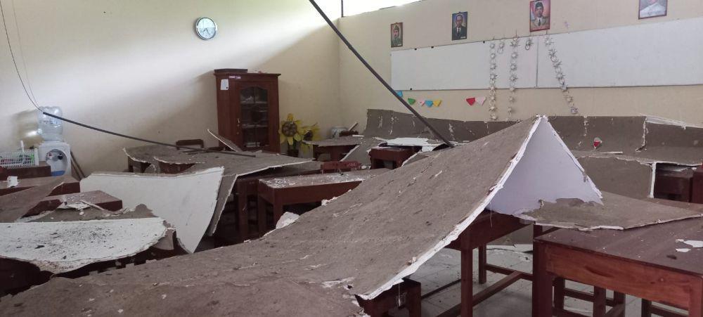 Plafon Kelas SDN di Bantul Runtuh, 3 Murid Dilarikan ke Puskesmas