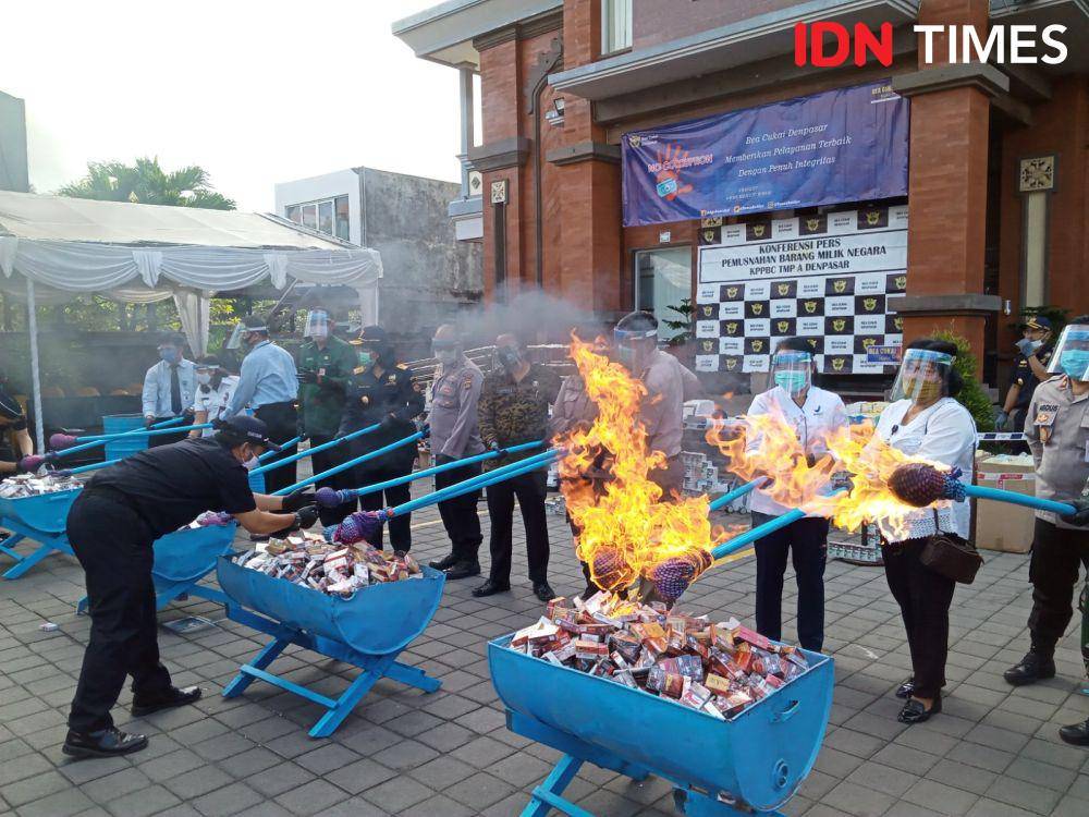 Rokok ilegal yang beredar di Bali (IDN Times/Ayu Afria)