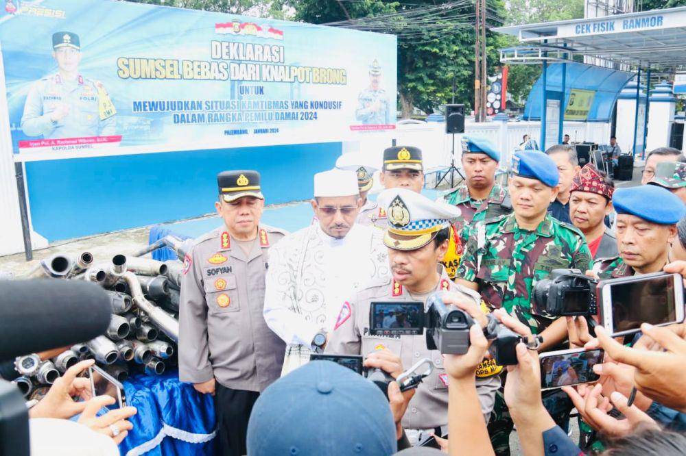 Deklarasi larangan penggunaan knalpot brong di jalan raya oleh Ditlantas Polda Sumsel. (DOK: HUMAS POLDA SUMSEL)