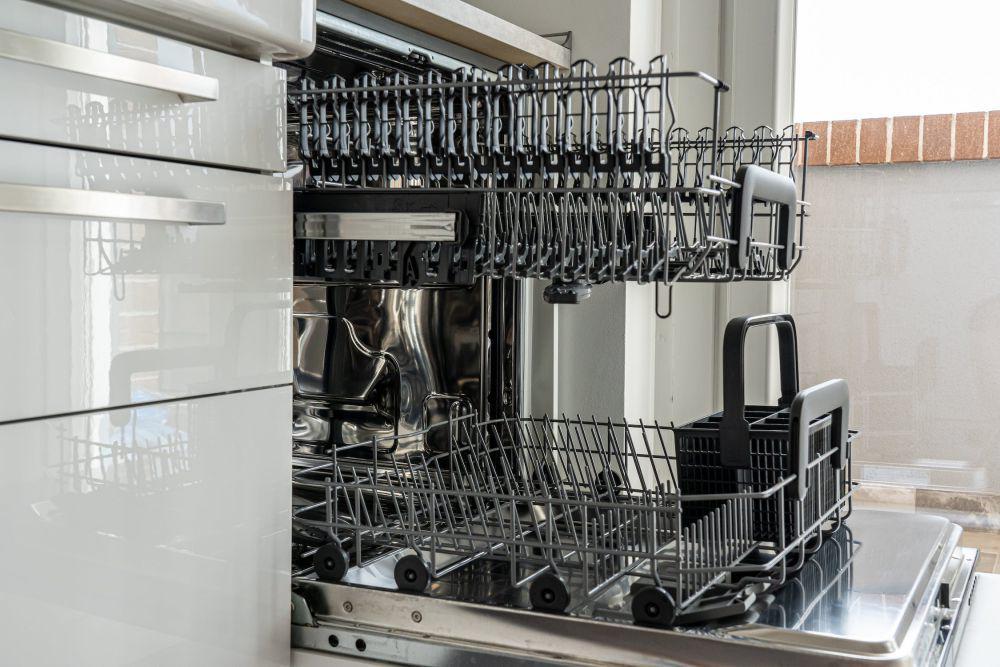 5 Tips Membeli Dishwasher yang Tepat, Pertimbangkan Garansi