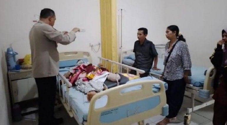 (Warga OKU yang kaki kirinya putus akibat diserang hewan buas beruang di kebun) IDN Times/istimewa