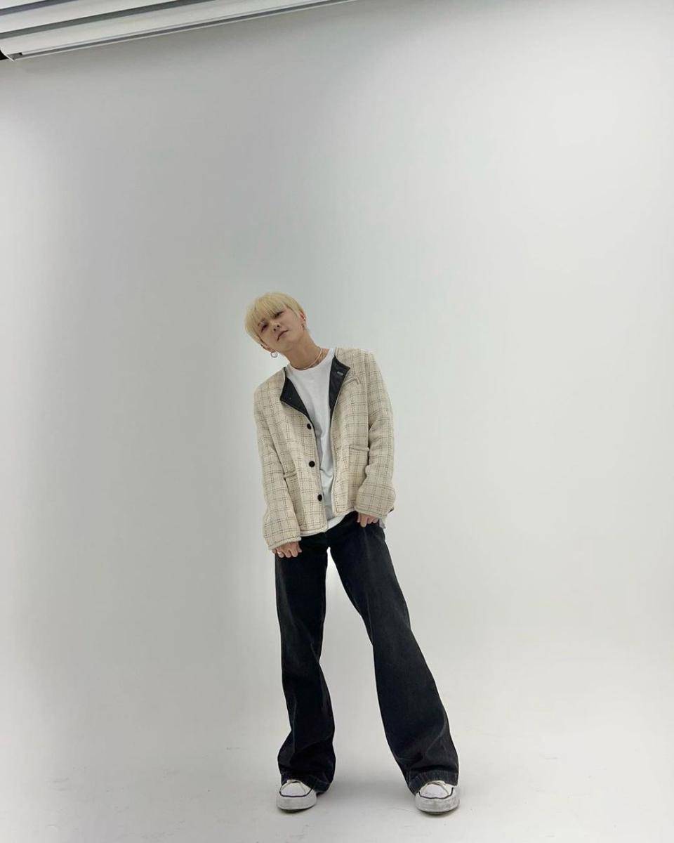 outfit oversize ala Donghyuk iKON (instagram.com/_dong_ii)