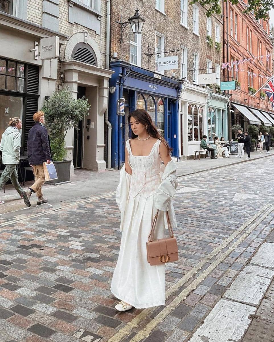 Anastasia Siantar (instagram.com/anazsiantar)