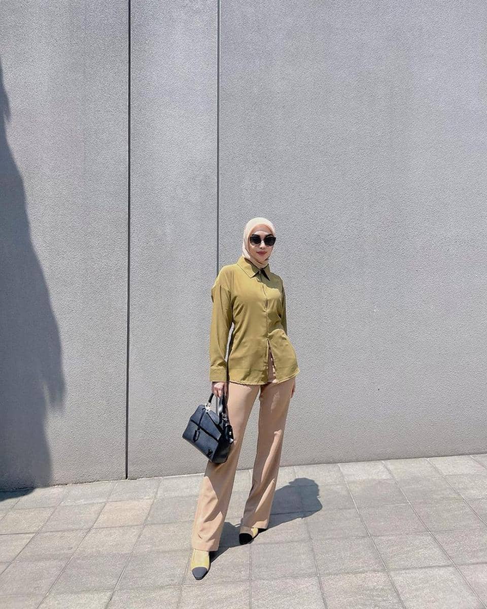 Padu padan long pants ala Athieqah Asy-Syahidah (instagram.com/tiqasya)