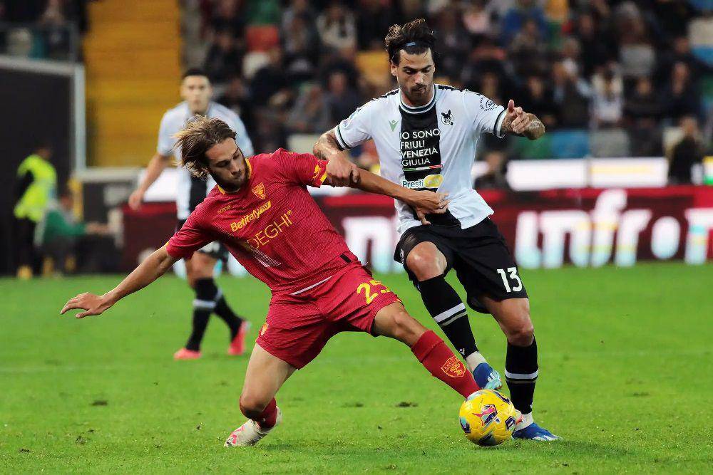 Udinese melawan Lecce di Serie A 2023/2024. (legaseriea.it)