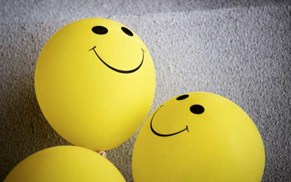 ilustrasi emoji bahagia (unsplash.com/Tim Mossholder)