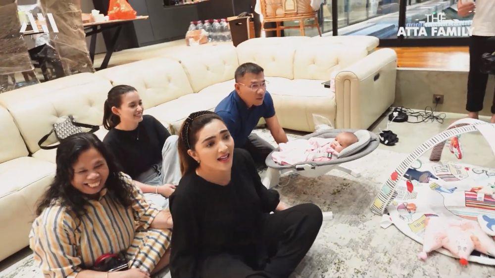 potret Anang-Ashanty pertama kali ke rumah baru Atta-Aurel (youtube.com/attahalilintar)
