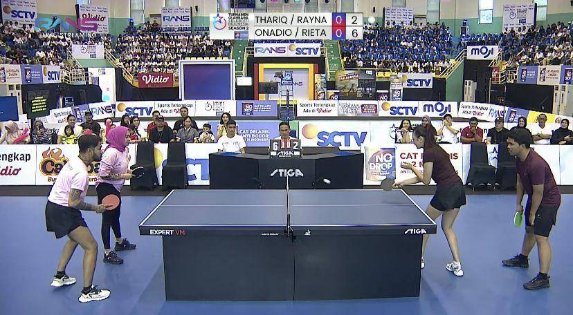 potret Mama Rieta/Onad tanding tenis lawan Thariq/Rayna (youtube.com/Rans Entertainment)