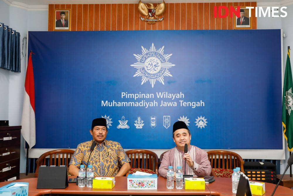 Pj Gubernur Jateng Nana Sudjana menekankan pentingnya peran Muhammadiyah dalam membangun kestabilan keamanan selama tahun politik 2024. (IDN Times/Fariz Fardianto)