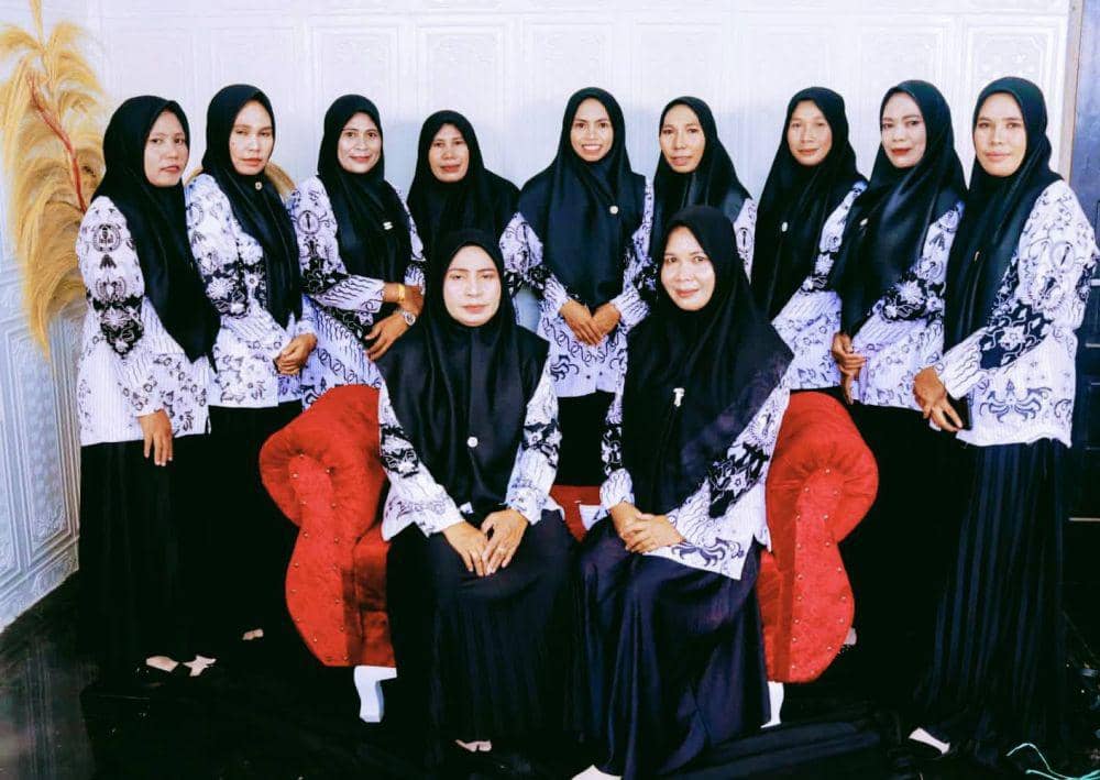 Foto Verawati urutan pertama dari kanan (Dok/Verawati)