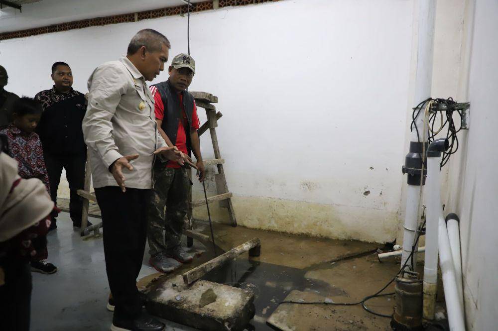 Pj Bupati Bandung Barat, Arsan Latif Meninjau Basement Alun-alun Cililin. (Dok/Istimewa)