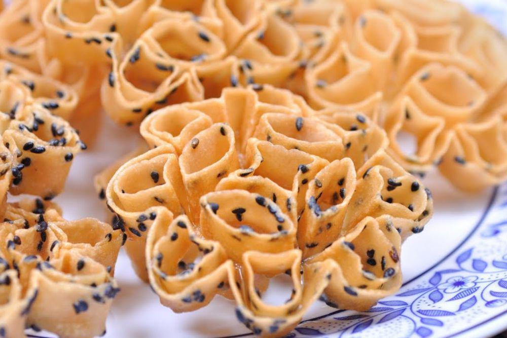 Resep Kembang Goyang Wijen Hitam untuk Camilan saat Imlek