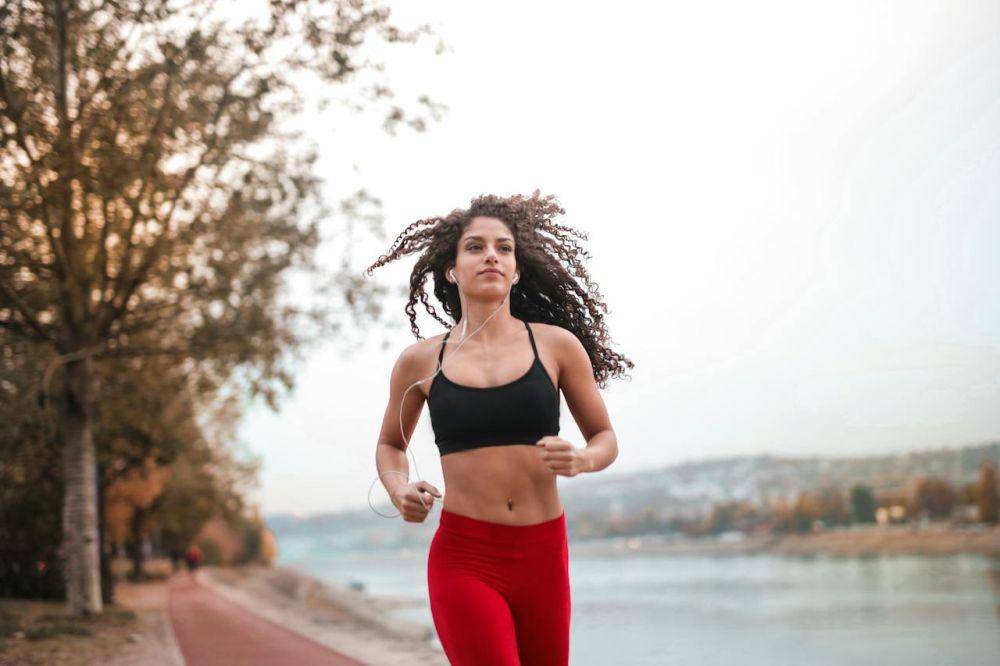 ilustrasi jogging (pexels.com/Andrea Piacquadio)