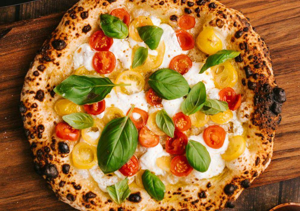 ilustrasi piza napoletana (pexels.com/Rene Strgar)