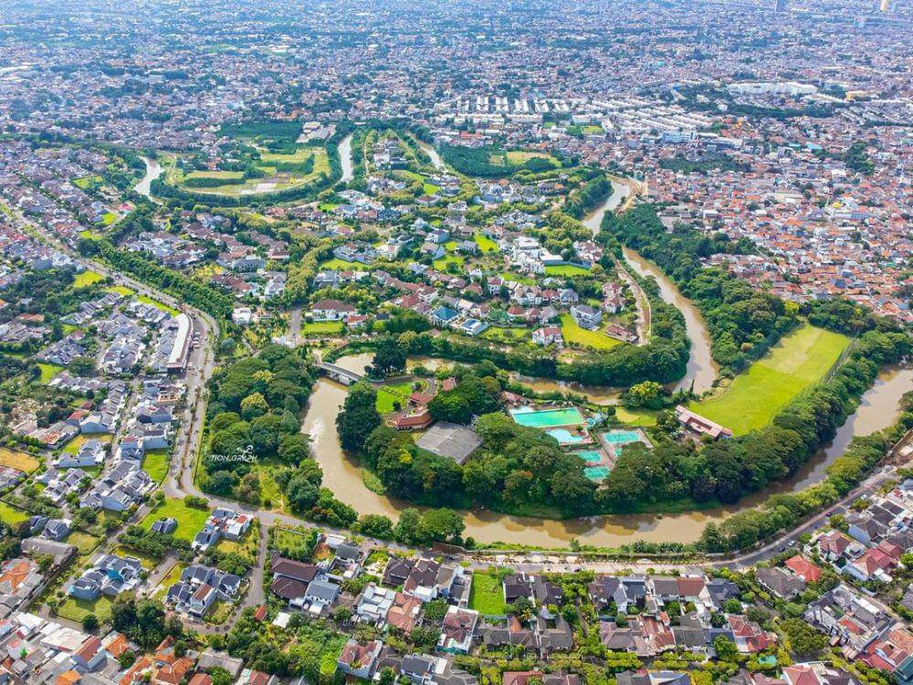 penampakan Sungai Bekasi (instagram.com/tion_graph)