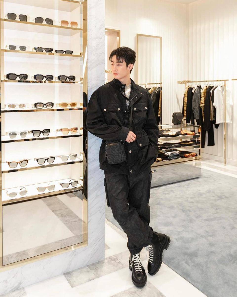Force Jiratchapong (instagram.com/fforce_)