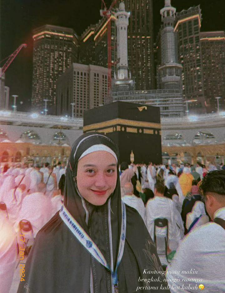 potret perjalanan umrah Esta Pramanita di Tanah Suci (instagram.com/estapramanita)