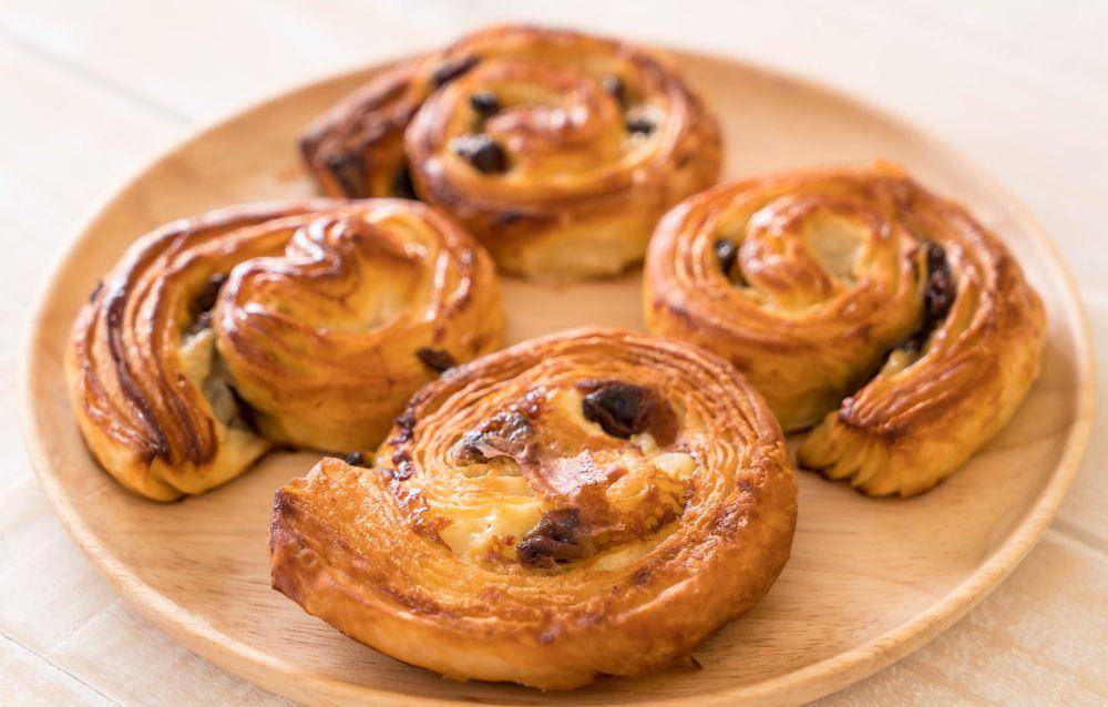 kouign amann (vecteezy.com/Natthapon Ngamnithiporn)