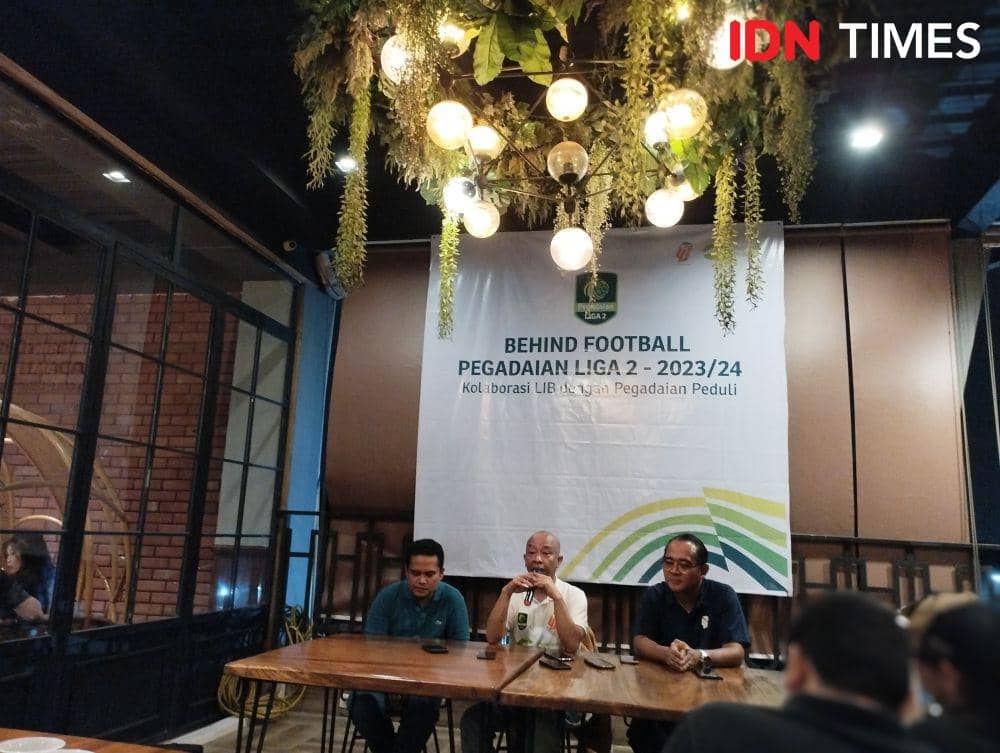 Perwakilan PT LIB berbicara soal Behind Football Pegadaian Liga 2 di Medan (IDN Times/Doni Hermawan)