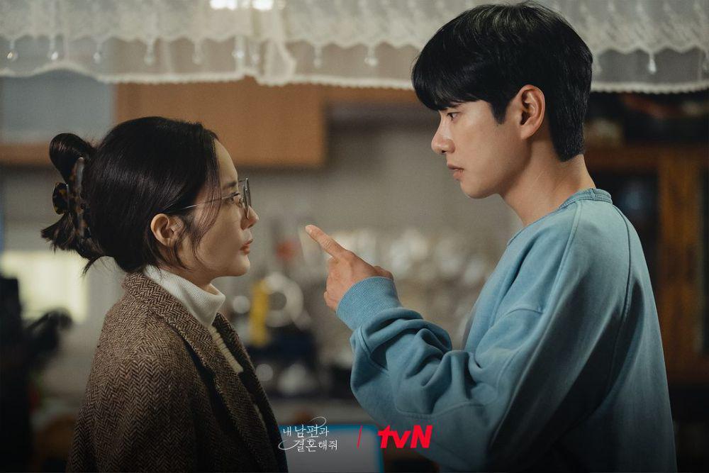Park Min Young dan Lee Yi Kyung di KDrama Marry My Husband (instagram.com/tvn_drama)