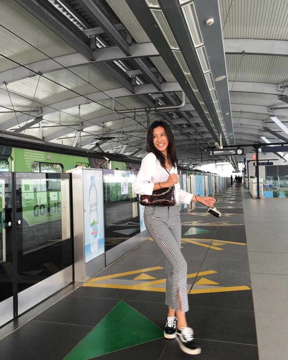 referensi daily outfit ala Shenina Cinnamon (instagram.com/sheninacinnamon)