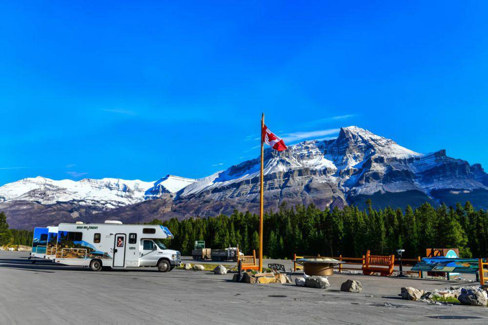 potret Icefield Parkway (istockphoto.com/mj_prototype)