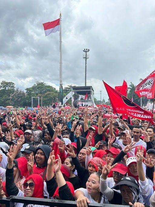 Suasana ramai dan meriah Hajatan Rakyat di Kota Bandung. (Dok. TPN Ganjar-Mahfud)