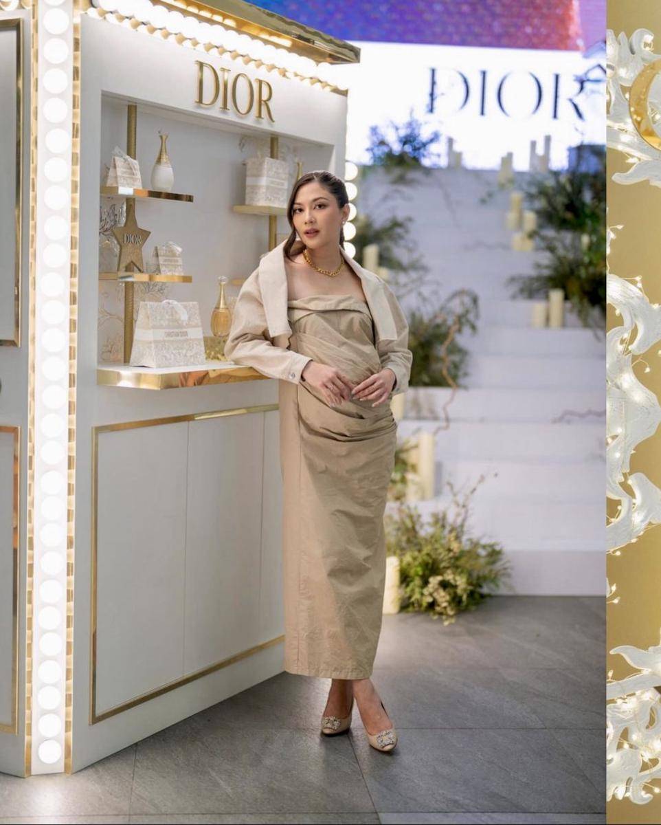 outfit bumil ala Jessica Mila (instagram.com/jscmila)