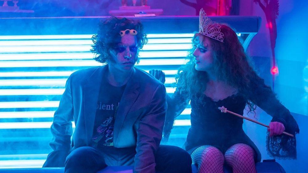Cole Sprouse dan Kathryn Newton dalam film Lisa Frankenstein. (dok. Focus Features/Lisa Frankenstein)