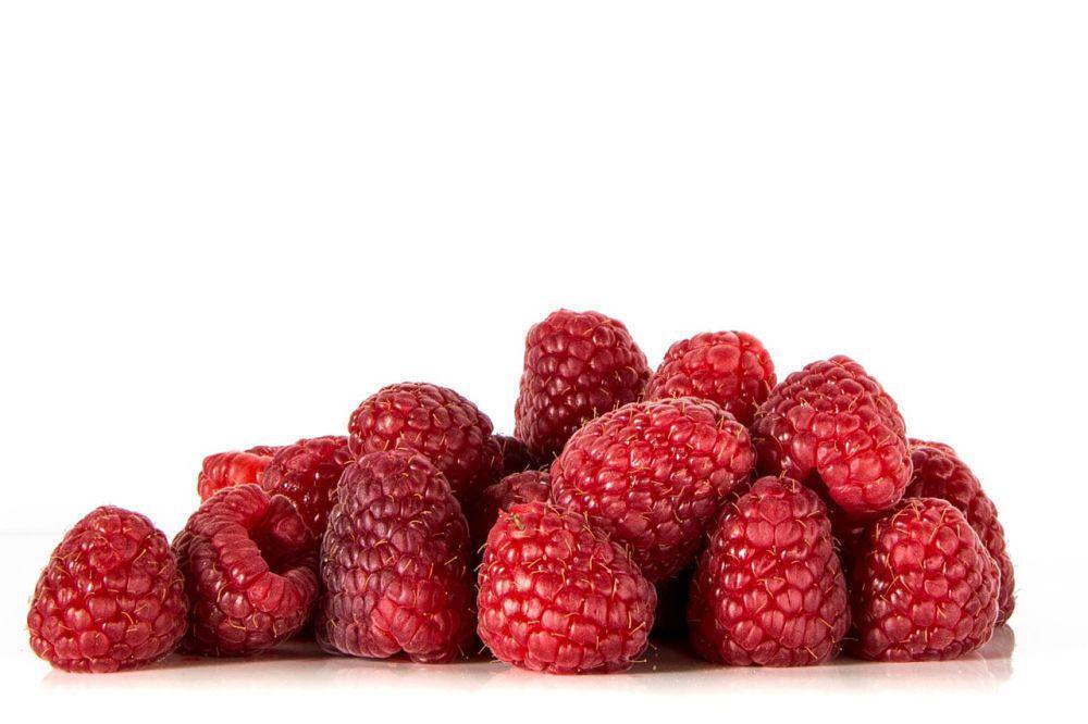 ilustrasi buah raspberry segar dan matang (pixabay.com/Saramukitza)