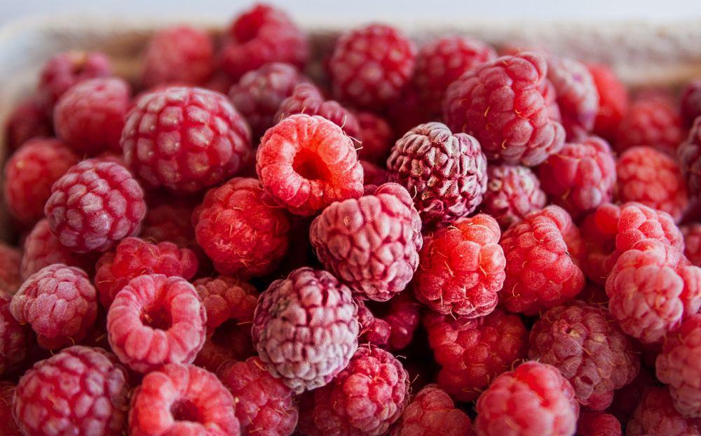 ilustrasi buah raspberry segar dan matang (pixabay.com/Silberfuchs)