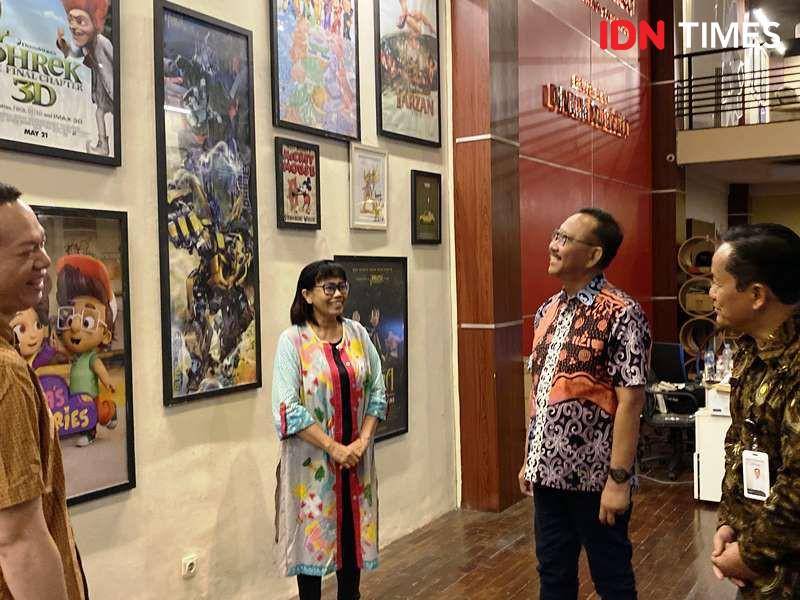 Kepala OIKN, Bambang Susantono saat berkunjung ke SMK di Kudus yang bekerja sama dengan Yayasan Djarum Foundation. Foto Humas OIKN (IDN Times/Ervan)