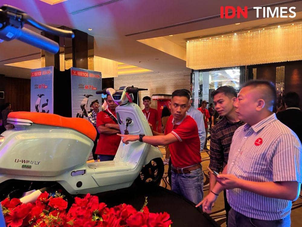 Dapat Subsidi dari Pemerintah, Penjualan Motor Listrik Uwinfly Naik