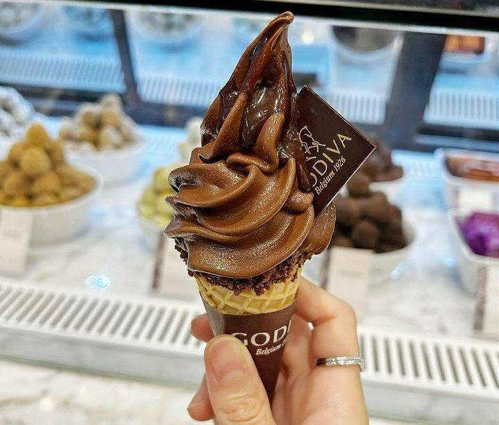 potret es krim di Godiva (instagram.com/godivaid)